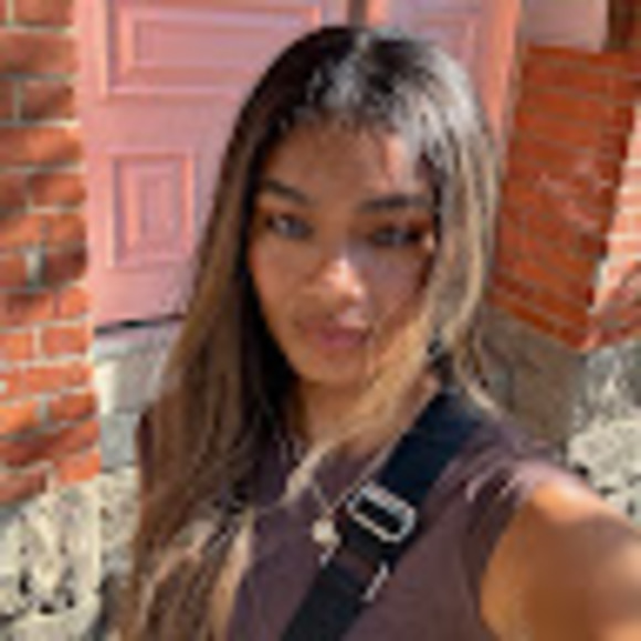 Meet your Posher, Alexandra - Picture 1 of 1